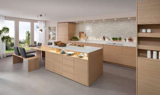Image 3: Also popular for kitchen furniture: real wood veneer in all variations. Photo: Rempp Kitchens